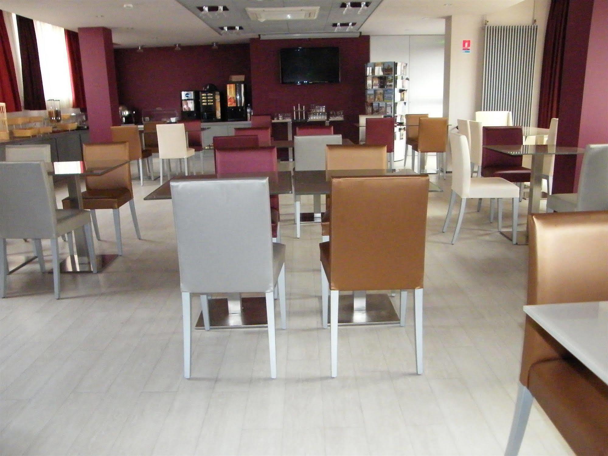 Cit'Hotel Saint-Pierre Vire  Luaran gambar